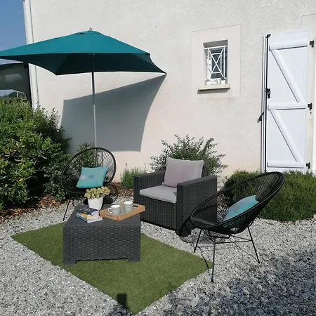 לינה וארוחת בוקר Chez Prunette 3*